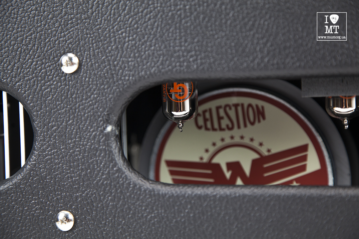 Kytarový kombinační zesilovač FENDER HOT ROD DELUXE IV