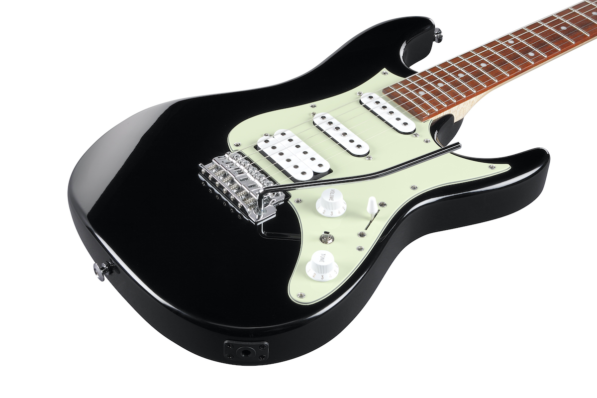 Elektrická kytara IBANEZ AZES40-BK