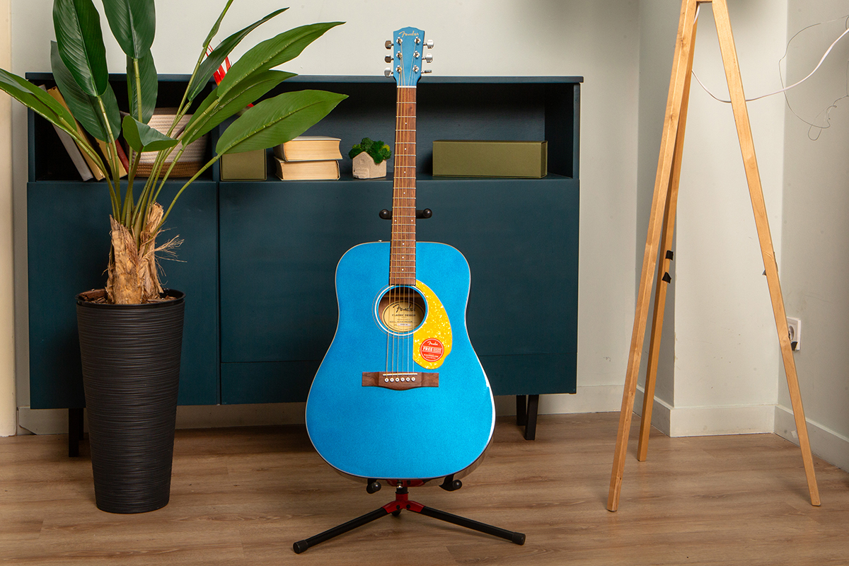 Akustická kytara FENDER CD-60S FSR BLUE PEARL w/YELLOW PICKGUARD