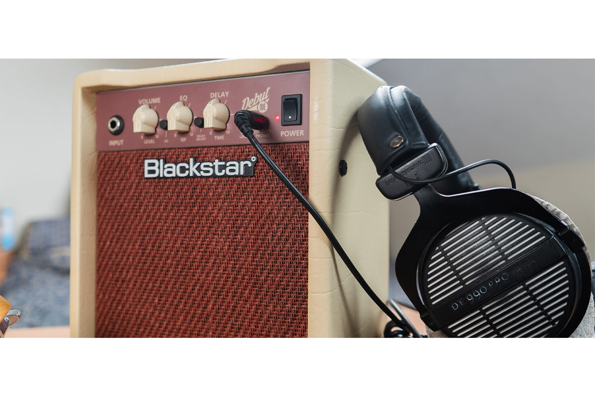 Kytarový kombinační zesilovač BLACKSTAR DEBUT 10E CREAM