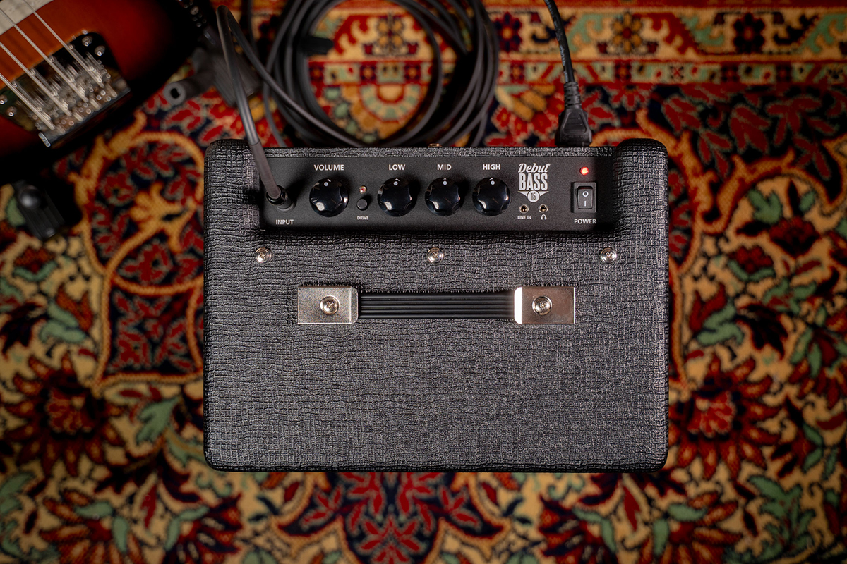 Kytarový kombinační zesilovač BLACKSTAR DEBUT BASS 15
