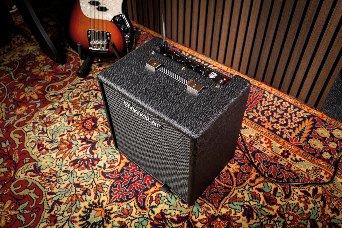 Kytarový kombinační zesilovač BLACKSTAR DEBUT BASS 25