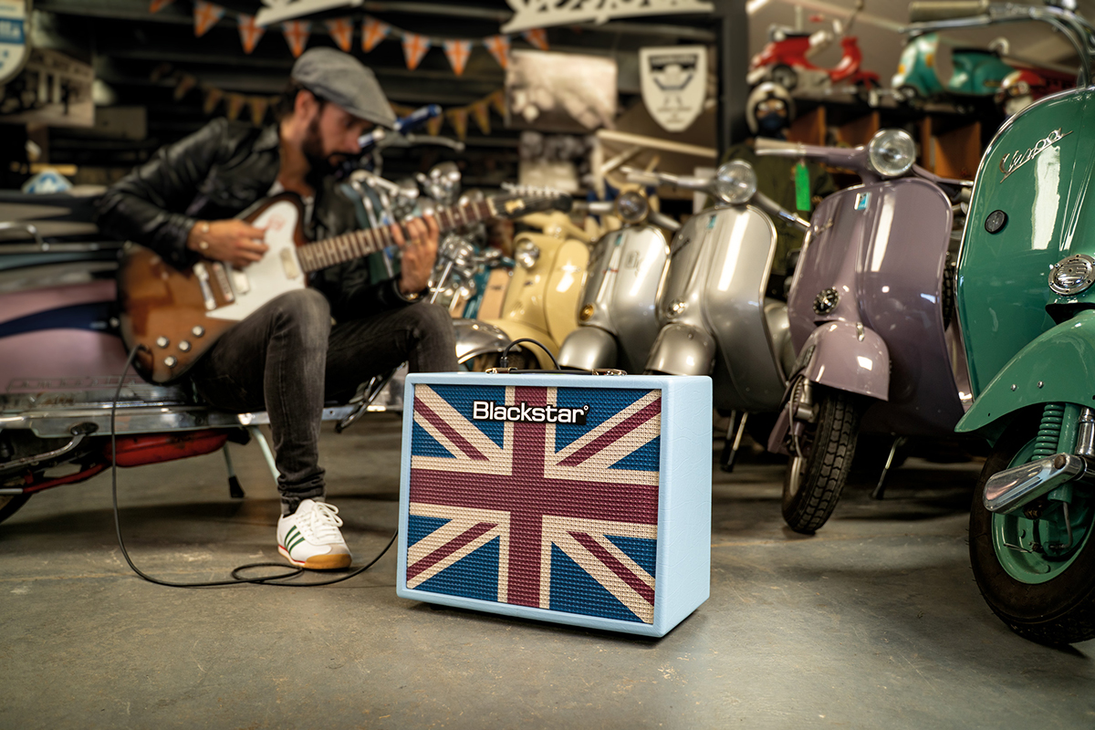 Kytarový kombi zesilovač BLACKSTAR DEBUT 50R BABY BLUE UNION FLAG